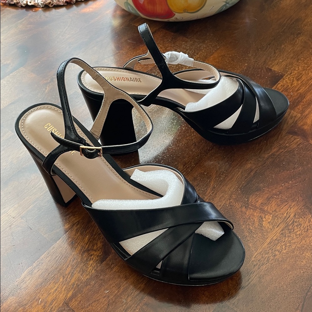 CUSHIONAIRE Mood Platform Sandals, Women’s 8.5, Black